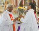 Mangaluru: Milagres parishioners greet Fr Valerian on his 60th birthday